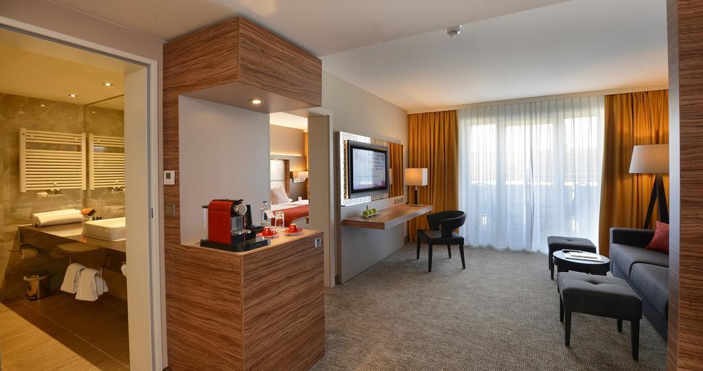 Best Western Plus Delta Park Hotel Маннгейм Екстер'єр фото